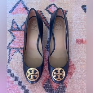 Tory Burch Navy Blue Benton Pump